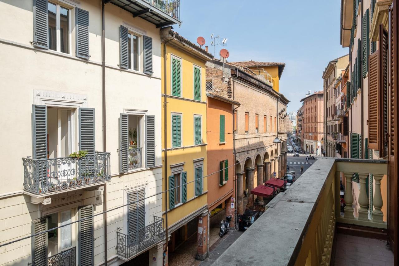 A Due Passi Dalla Pinacoteca Apartment Bologna Eksteriør billede