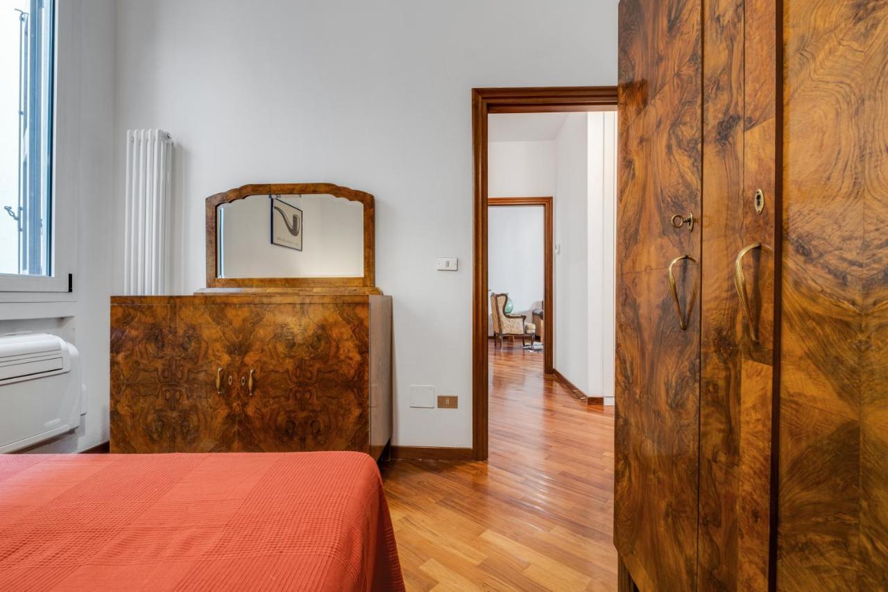 A Due Passi Dalla Pinacoteca Apartment Bologna Eksteriør billede
